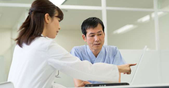 大腸がん「発見時期」で分かれる明暗、ステージ1なら5年生存率90%超