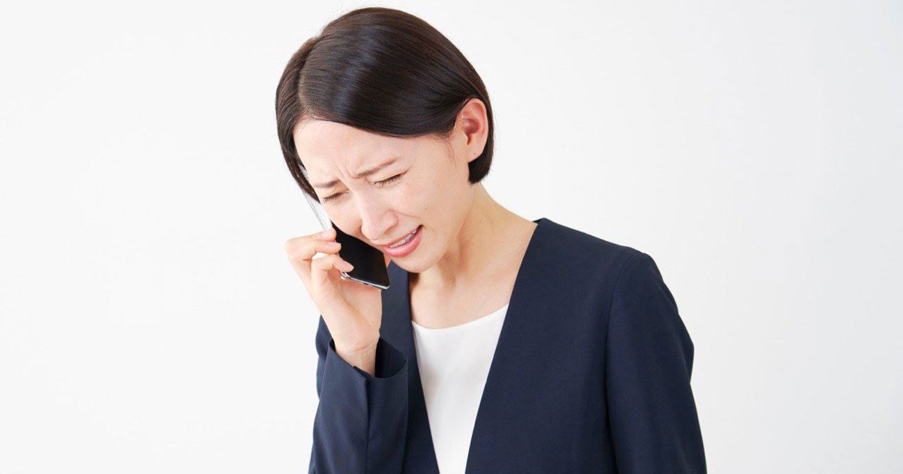 仕事ができる人の断り方。3位は「あいにく…」。2位は「誠に申し訳ないのですが…」。では、1位は？