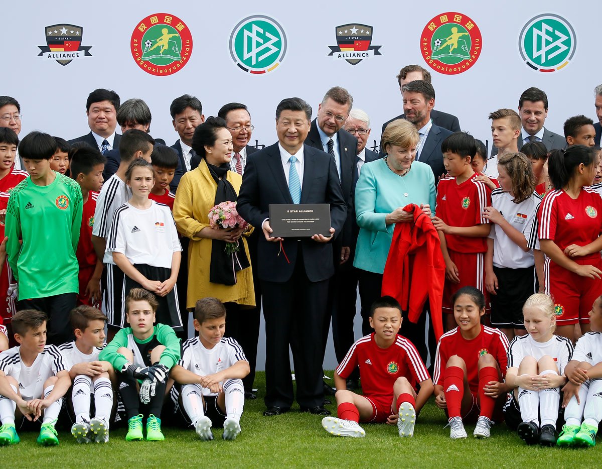 習氏「サッカー強国」の夢、いまだ実現しない訳