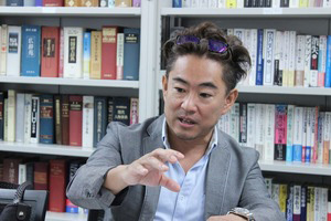 サイバーエージェントの<br />「爆グロ」スローガンは、<br />どうやって生まれたのか?<br />「100%一発説得」のコツ