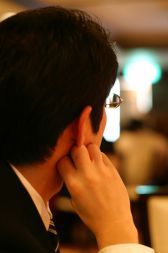 あなたは大丈夫?!　ひとりメシ、ひとり暮らしの孤独男が「うつ」になるワケ