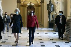 ペロシ氏、トランプ氏の核兵器使用を懸念　予防策を協議
