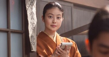 速記を始めたのぶ、闇市で記者にスカウト→朝ドラ後半戦がガラッと動き出した【高橋文哉コメント付き・あんぱん第64回】