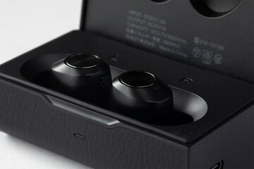 なんと180時間、長時間駆動でノリよく音楽を奏でる完全ワイヤレス「TWS04K」をレビュー