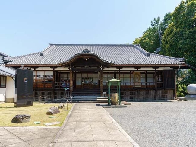 即成院は御寺泉涌寺の塔頭寺院。京都市東山区にたたずんでいます