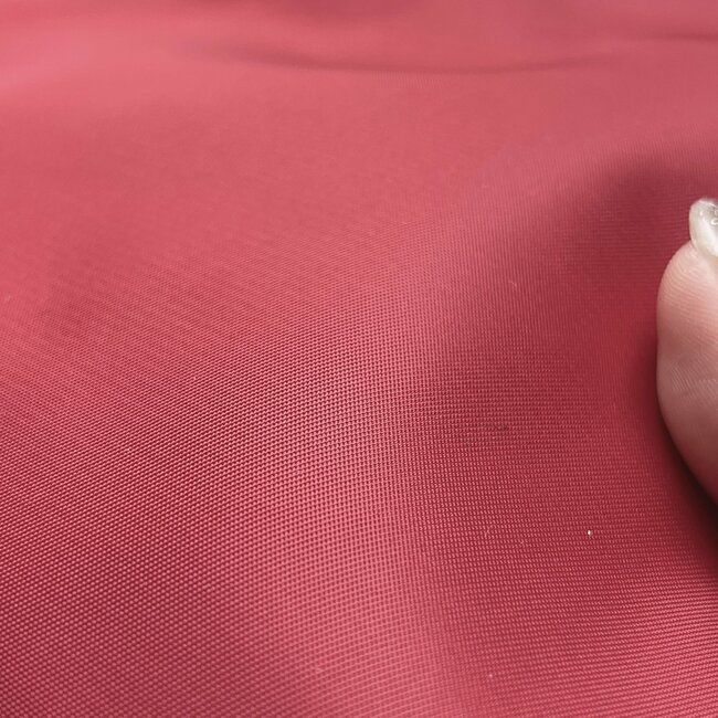 「購入して大正解でした！」GUの“大容量バッグ”オシャレなのにノートPCまで入って収納力すごい！「お出かけには欠かせません」「高見え！サイズ感も良し！」