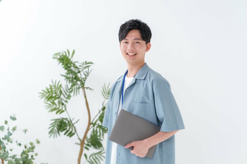 「部下をもったらいちばん最初に読む本だ!」という声も。異例のリーダーシップ書の理論では「別に出世したくないんで」と若手から言われたとき、何と返せばいい?