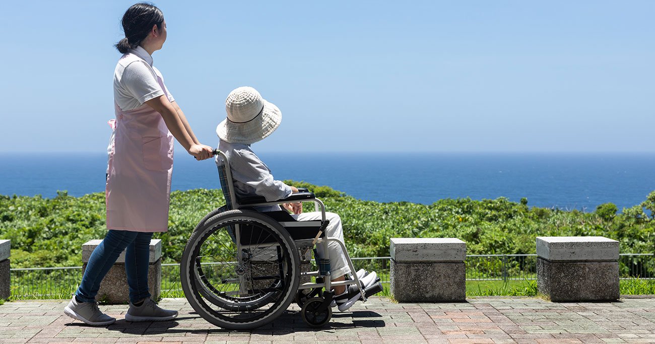 【高齢の親を施設に入れる前に】知らないと絶対後悔するポイント