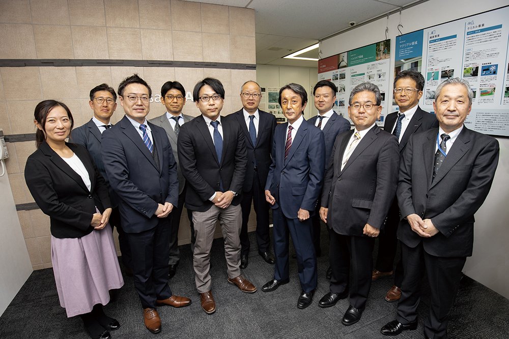 圧倒的なマンパワーが生み出す丁寧な支援とトップクラスの実績
