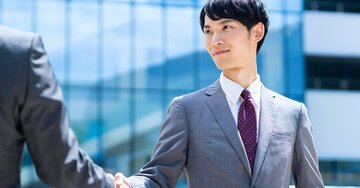 【転職前800万円以上】転職で年収が上がった職種ランキング!2位は経営企画、6割の年収がアップした1位は?