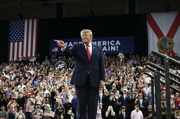 トランプ氏の「土壇場」選挙集会、7日間で7回の現場