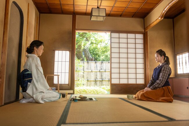 まさか！蘭子（河合優実）と八木（妻夫木聡）に恋の予感？「一生恋愛しない」女とニヒルな男に共通する“ある過去”