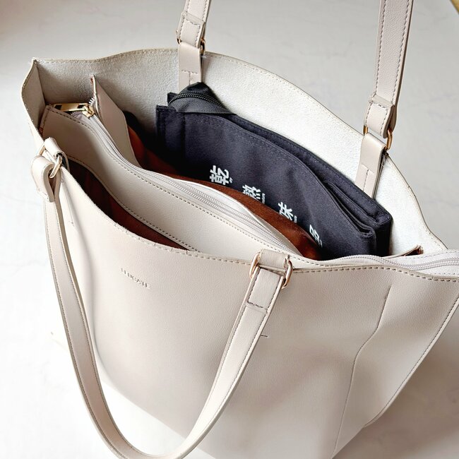 「探していたサイズ感」「すぐに2個買いました」無印良品の“ペタンコになる買い物バッグ”お肉のパックが傾かなくて便利すぎる！「いつも愛用してます」