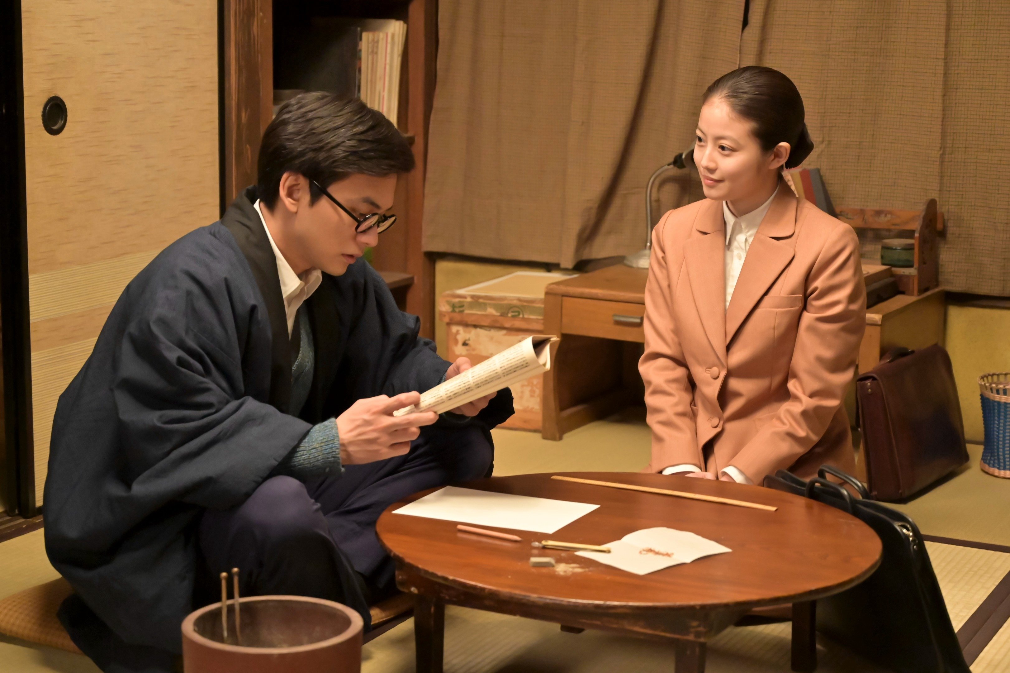 やなせたかしも描いた三越劇場ポスター、嵩が描く“鬼”に託した戦後の思い【あんぱん第91回】