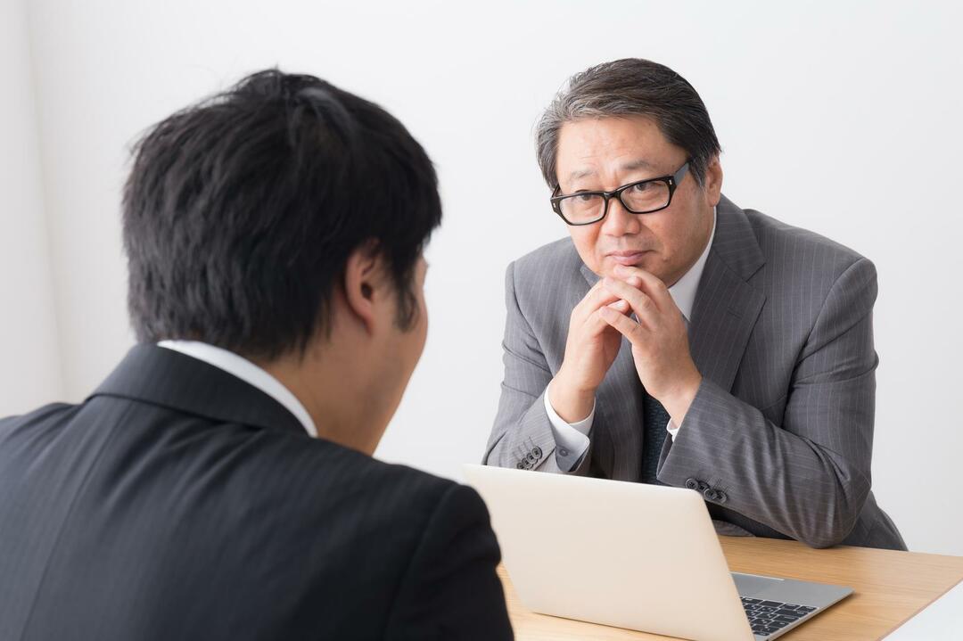 ダメなマネジャーは「部下」と向き合い、優れたマネジャーは「課題」と向き合う