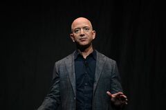 アマゾン創業者ベゾス氏、資産の大半を生前寄付へ