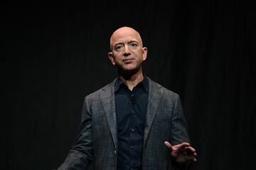 アマゾン創業者ベゾス氏、資産の大半を生前寄付へ