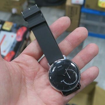 Withingsのスマートウォッチ「Activite Steel」が訳あり特価で半値以下の5000円弱に