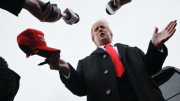トランプ氏、対抗馬ヘイリー氏の進退に無関心