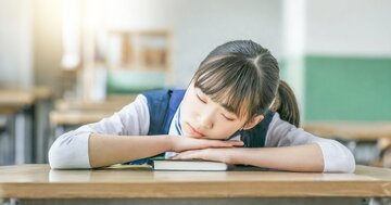 「眠れない人しかわからないことは何?」で出てきた、「新聞配達のカブの音が聞こえたときの絶望感」に並んで納得しかない回答・ベスト3