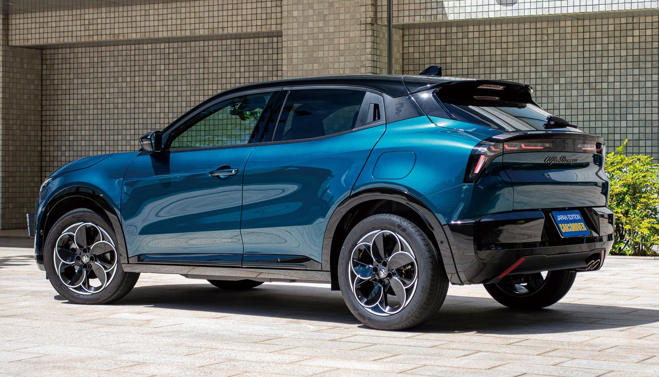 アルファロメオ・ジュニア・イブリダ・プレミアムリアビュー