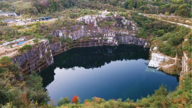 茨城のグランドキャニオン 地図にない湖 と切り立つ岩盤の 石切山脈 とは 地球の歩き方ニュース レポート ダイヤモンド オンライン