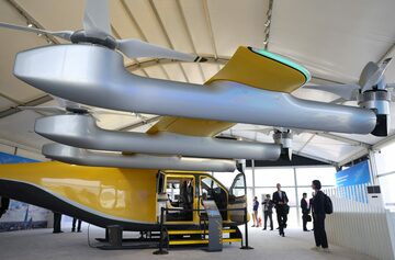自律型飛行機は「空の旅」を変えるか
