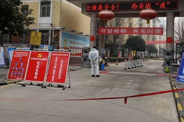 中国「ゼロコロナ」政策に怒り拡大、死産の悲劇も