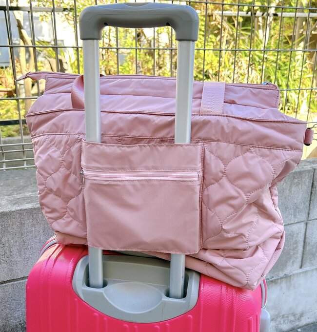 1泊分の荷物がまるっと入った！ワークマンの「めちゃ軽バッグ」スマホと同じくらいの軽さでビックリする！