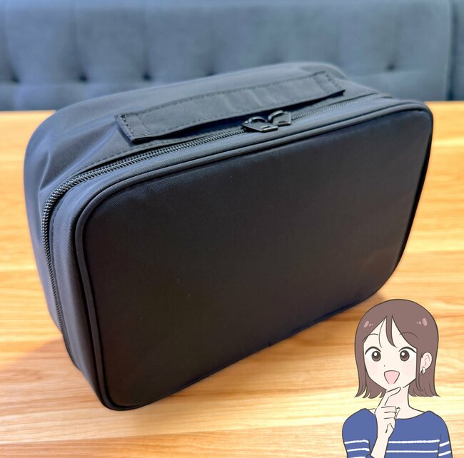 「購入して本当に良かった」無印良品の“ガバッと開くポーチ”化粧水ボトルも入って大容量…！「高級感があります」「大きさも形も理想的」