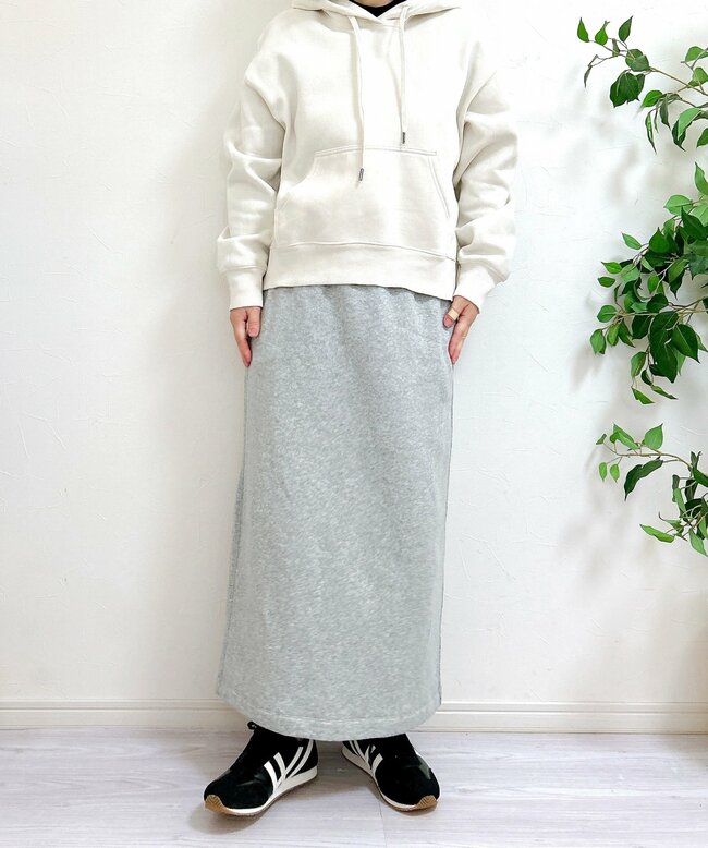 「2500円では申し訳ない！」「50代もオシャレに」ワークマンの“めちゃ軽シューズ”がレトロでかわいすぎる…！「ワークマンとは思えない」