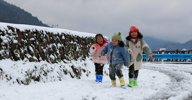 中国の「見えない壁」、人口減少に追い打ち