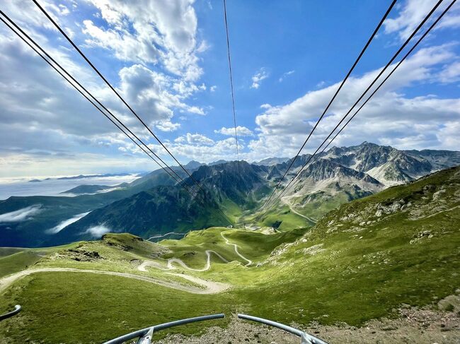 ヨーロッパ「ピレネー山脈」の絶景スポット3選と“奇跡の聖地”ルルドを紹介【写真多数】