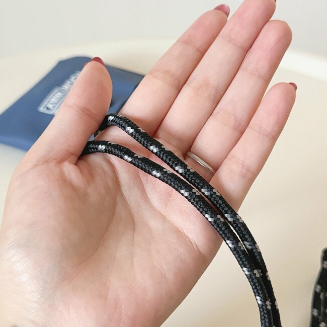 カードや診察券が22枚入った！3COINSの「防水ミニ財布」雨の日でもガンガン使えます！《購入レビュー》