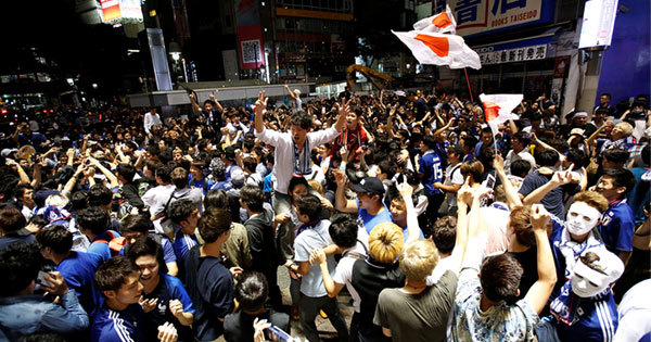 セネガル戦の後、渋谷に集まった人たち セネガル戦の後、渋谷に集まった人たち