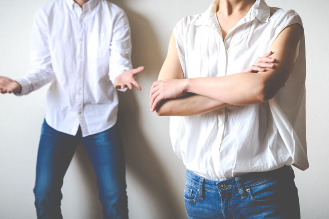 妻から身に覚えのない「不倫」を疑われたら、夫はどうすべきか…
