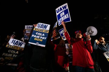 米経済、四重の脅威に耐えられるか