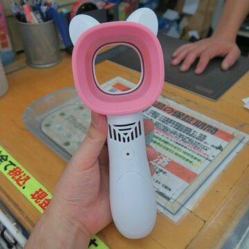 ネコ耳がついた羽なしポータブルファン「猫ファン」