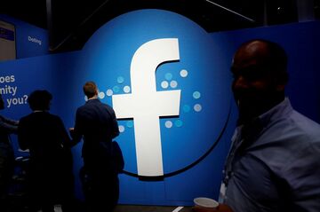 フェイスブックに勝ち点、IT大手まだ安心できず