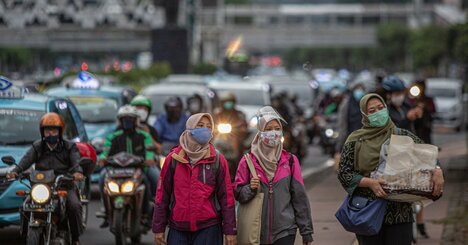 インドネシアで進まぬコロナ抑制、内需低迷で国是の「寛容さ」にも変化