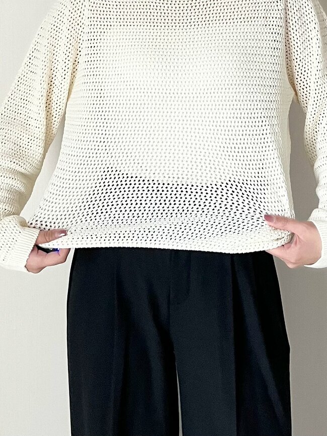 すぽっと着るだけでカワイイ！ユニクロの「ふんわりトップス」どこから見てもシルエットがきれい！