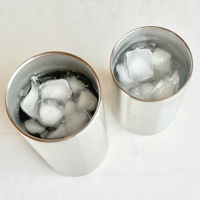 「氷が朝になっても溶けてない」無印良品の“天才タンブラー”缶ビールが最後まで冷え冷えです!「毎晩愛用してます」「家族のも購入しました」