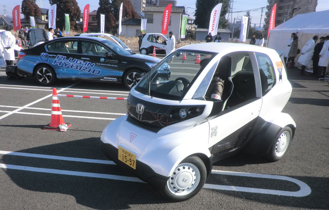 超小型モビリティ「MC-β」 の公道試乗会の模様