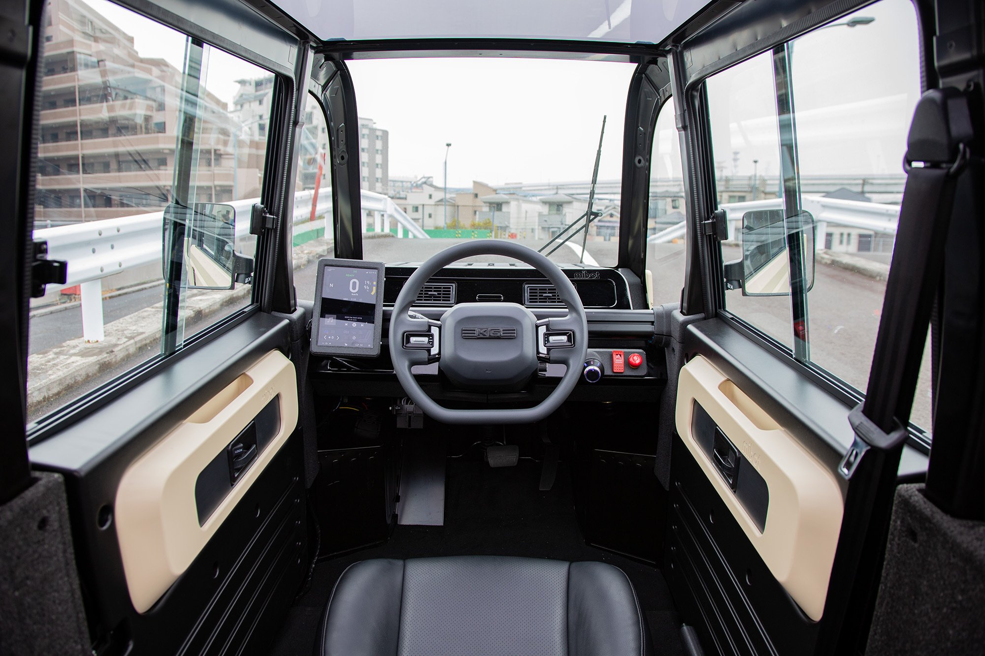 「か、かわいい…」クルマなのに維持費は原チャリ、「110万円の超小型EV」が日本にちょうどいいワケ