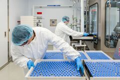コロナ治療薬、大手投資会社が賭けに慎重なわけ