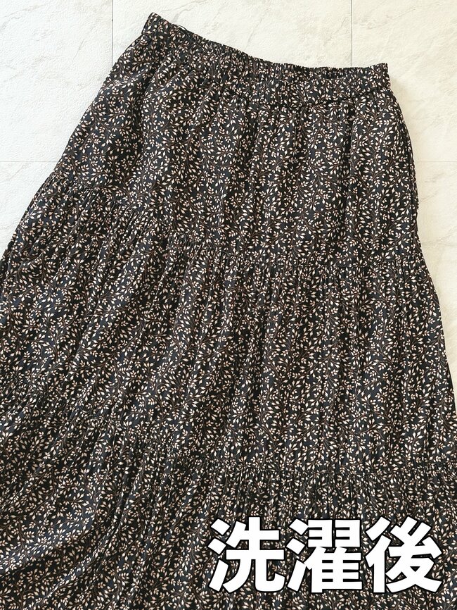 【ユニクロ】「驚くほど細見え」1990円の“着痩せスカート”たっぷり着回しできて大当たり!「めっちゃ綺麗にはけて感動」「ふんわり柔らかい生地感が最高です」《購入レビュー》