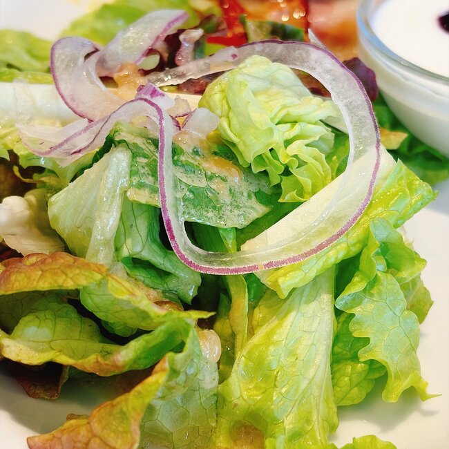 こりゃ朝から長居しちゃうよ…!ロイヤルホストの「てんこ盛りモーニング」サラダとデザートも付いて幸せすぎる!