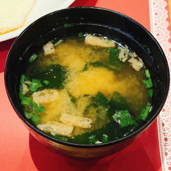 「朝からボリュームがすごい！」ロイヤルホストの“盛りだくさんモーニング”好きなものだらけで幸せ！「なんて贅沢！」「ごはん不足になる」