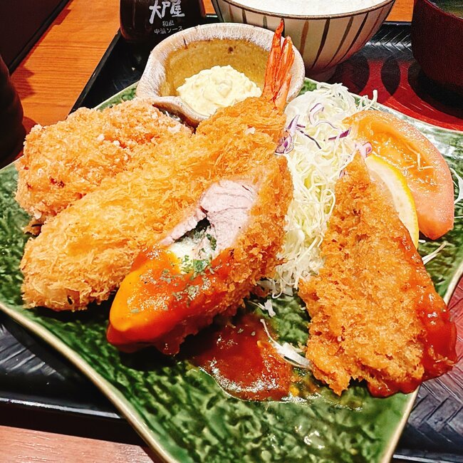 「めちゃくちゃ豪華で大満足」大戸屋の“1000kcal超え定食”がてんこ盛りすぎる！「お腹も心も満福」「ボリューミーでお腹いっぱいになった！」