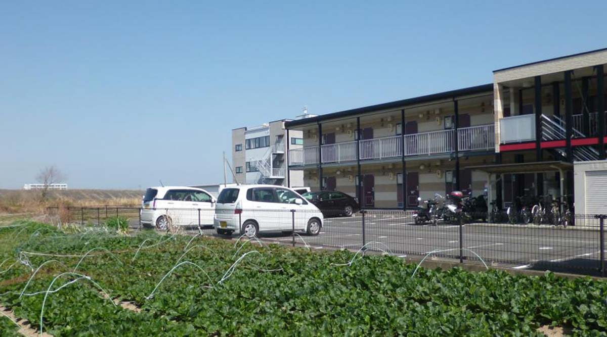 レオパレス銀座とも呼ばれる三重県津市の郊外